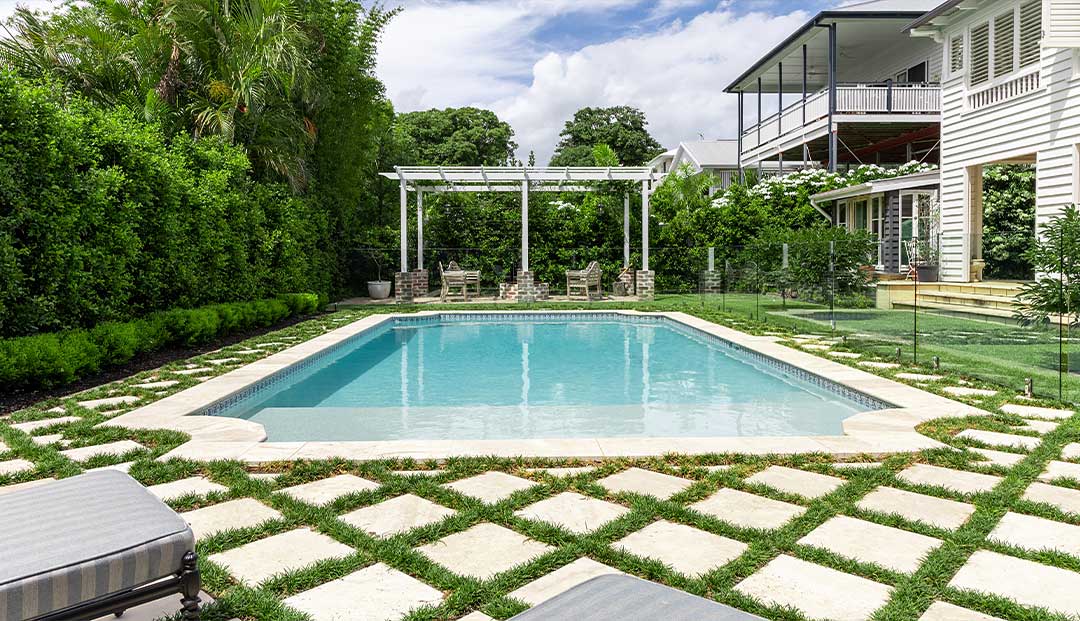 Elegant pool with pergola on Walnut Street, Brisbane.